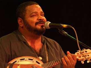 Arlindo Cruz lança Batuques e Romances no Credicard Hall